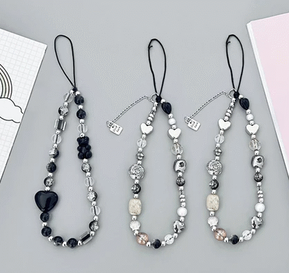 สายคล้องมือสายคล้องกล้องรูปหัวใจสำหรับผู้หญิงสร้อยเชือก สายคล้องข้อมืออเนกประสงค์ สายคล้องโทรศัพท์ลูกปัดหัวใจสไตล์เย็น