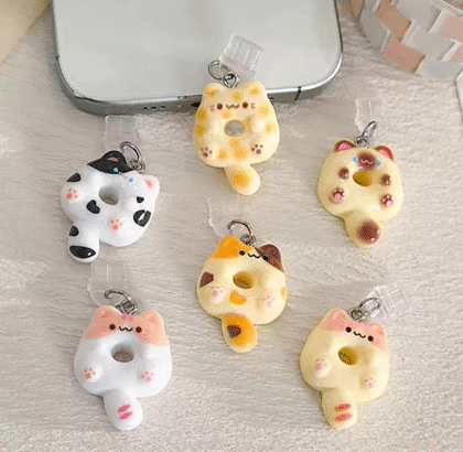 จี้ห้อยโทรศัพท์รูปโดนัทเรซิ่นรูปลูกแมวพร้อมพอร์ตชาร์จสุดน่ารัก